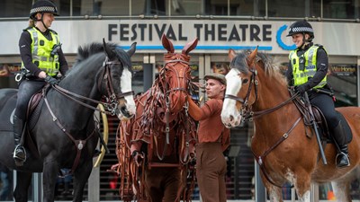 PW_SCOTLAND_NEWS_WARHORSE_EDINBURGH FESTIVAL THEATRE_14.JPG