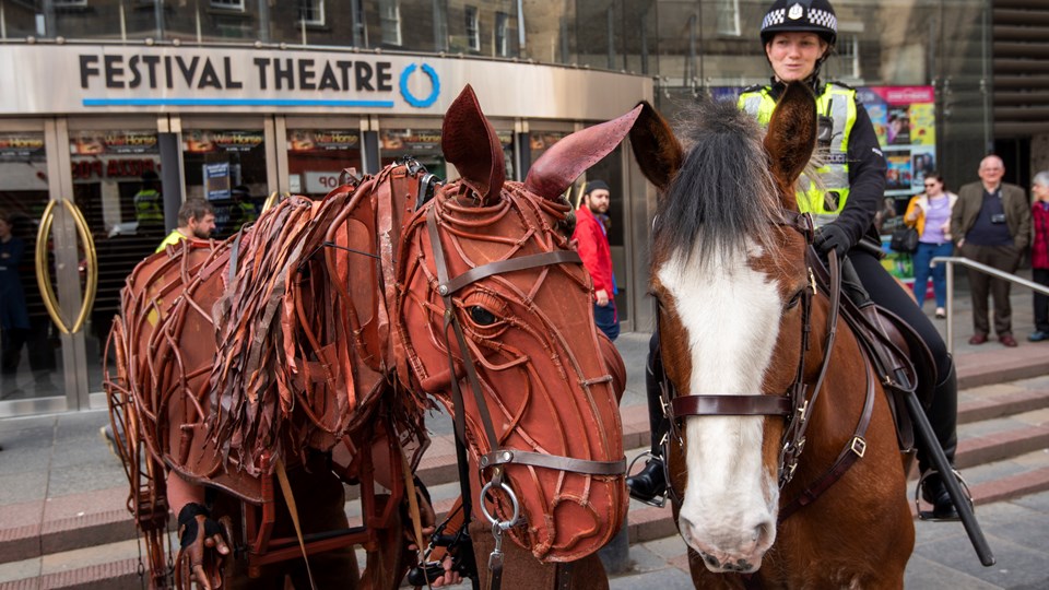 PW_SCOTLAND_NEWS_WARHORSE_EDINBURGH FESTIVAL THEATRE_6.JPG