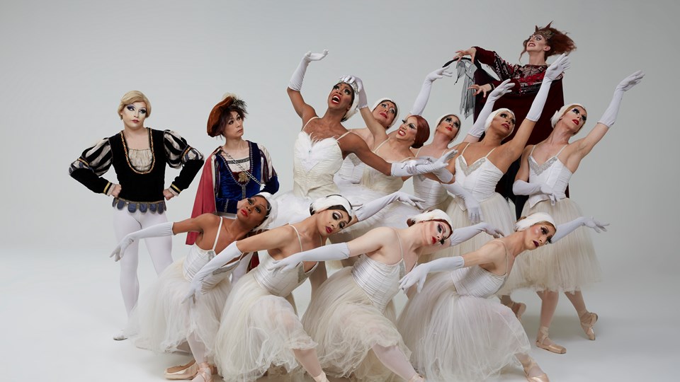 The Trocks, Dance Consortium, Swan Lake, photo Zoran Jelenic, 3.jpg